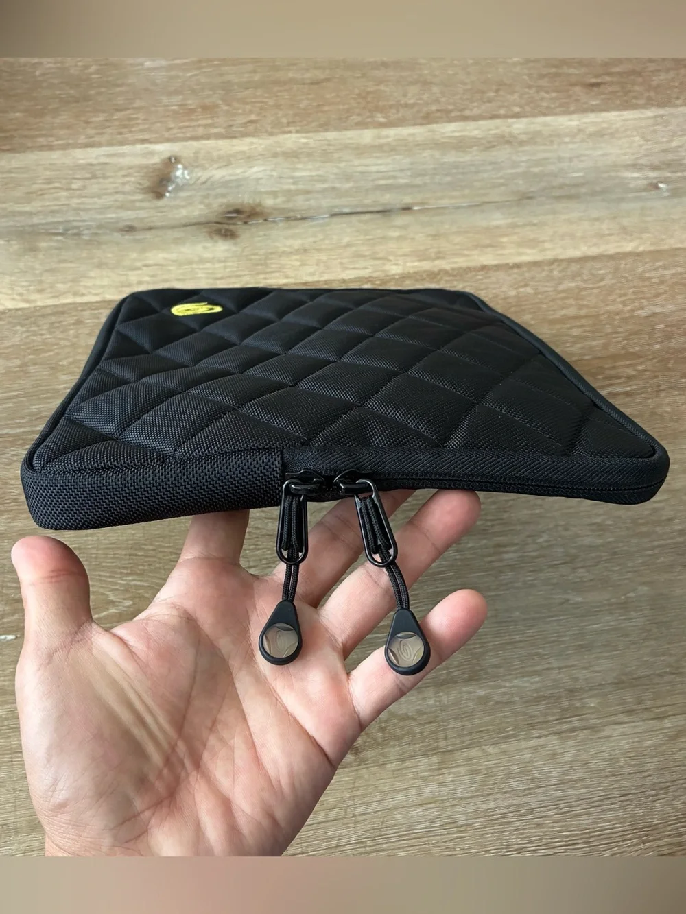Timbuk2 Quilted Padded Laptop Sleeve Case Black Size Small Zip EUC
